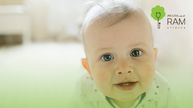 لون عيون الطفل الحقيقي